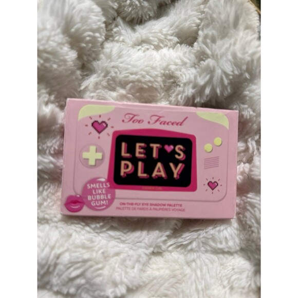 TOO FACED LET'S PLAY EYESHADOW PALETTE - Picture 6 of 7